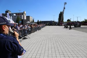 pokaz tresury policyjnych psów