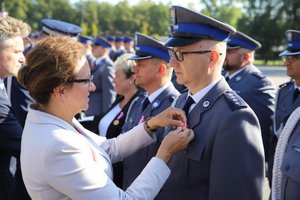 ślubowanie i wręczenie odznaczenia dla policjantów