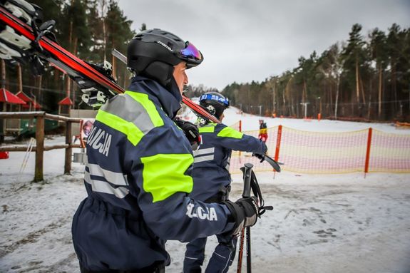 Policjanci na świętokrzyskich stokach