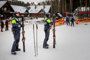 Policjanci na świętokrzyskich stokach