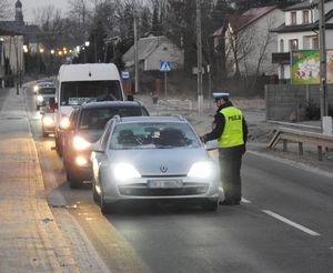 policjanci podczas kontroli trzeźwości