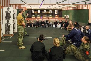 uczestnicy terenowej gry