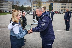 uczestnicy terenowej gry