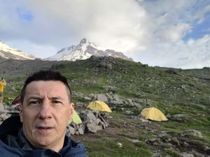wyprawa na szczyt góry Kazbek