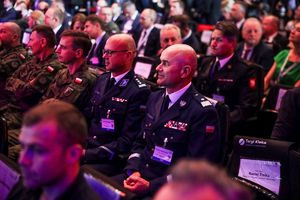 Międzynarodowy Salon Przemysłu Obronnego z udziałem policjantów