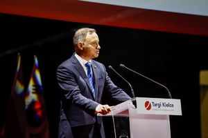 Międzynarodowy Salon Przemysłu Obronnego z udziałem policjantów
