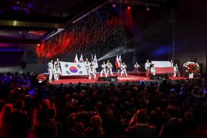 Międzynarodowy Salon Przemysłu Obronnego z udziałem policjantów