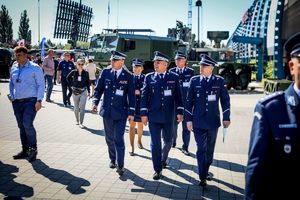 policjanci podczas MSPO