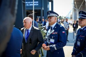policjanci podczas MSPO