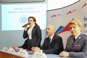 Narada służb z udziałem Ministra Spraw Wewnętrznych i Administracji