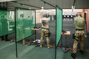 W zawodach strzeleckich rywalizowali o puchar szefa świętokrzyskich policjantów