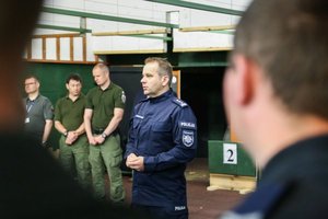 W zawodach strzeleckich rywalizowali o puchar szefa świętokrzyskich policjantów