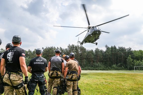 Antyterroryści z całego kraju ćwiczą w Kielcach