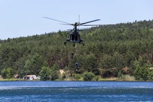 Antyterroryści drugi dzień w akcji
