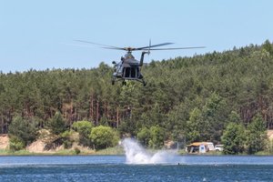 Antyterroryści drugi dzień w akcji