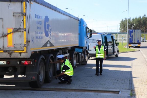 Akcja ,,TIR’’ na S-7, wspólne działania Policji i Inspekcji Transportu Drogowego