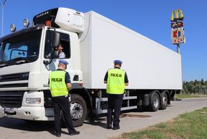 Akcja ,,TIR’’ na S-7, wspólne działania Policji i Inspekcji Transportu Drogowego